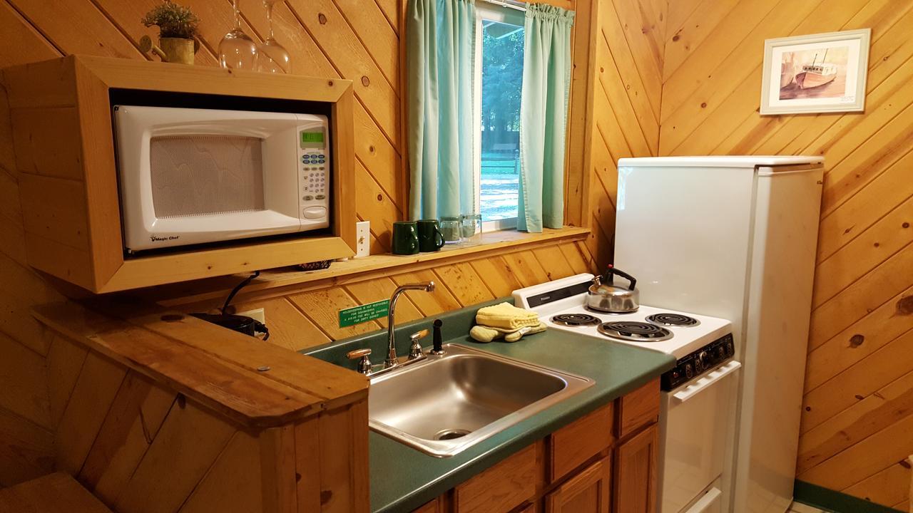 Emerald Forest Cabins Тринидад Экстерьер фото
