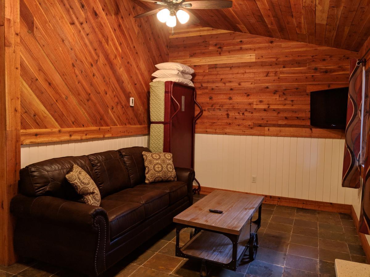 Emerald Forest Cabins Тринидад Экстерьер фото