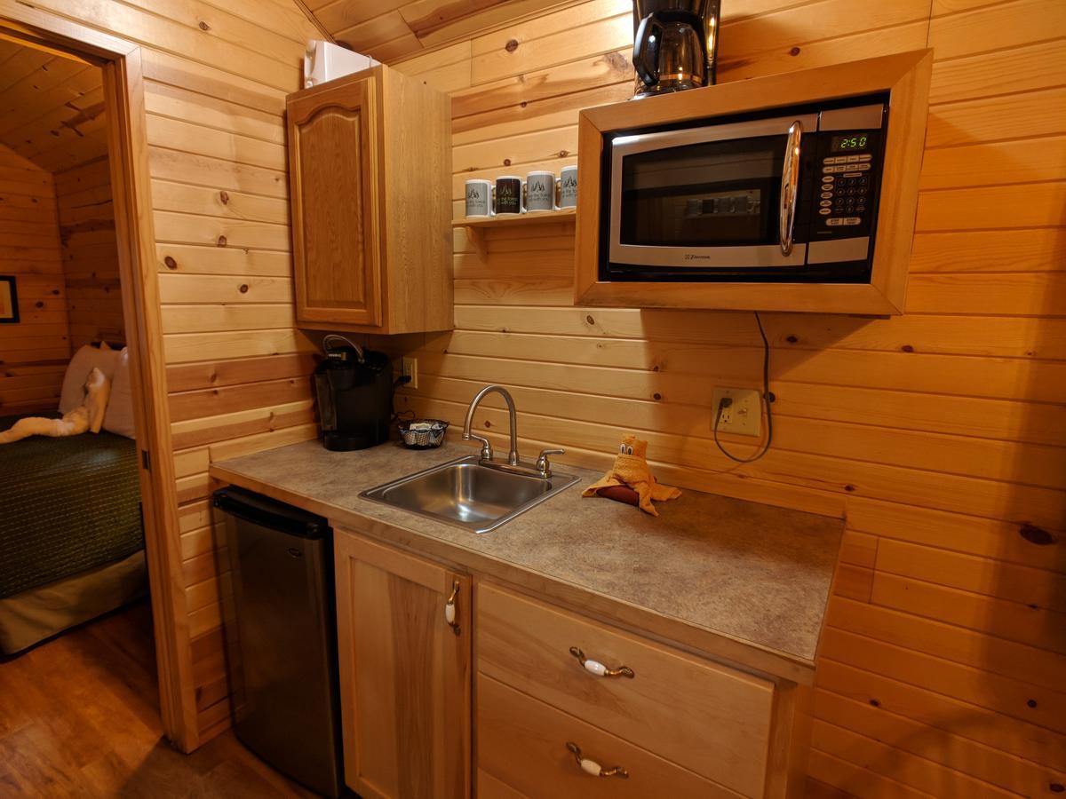 Emerald Forest Cabins Тринидад Экстерьер фото