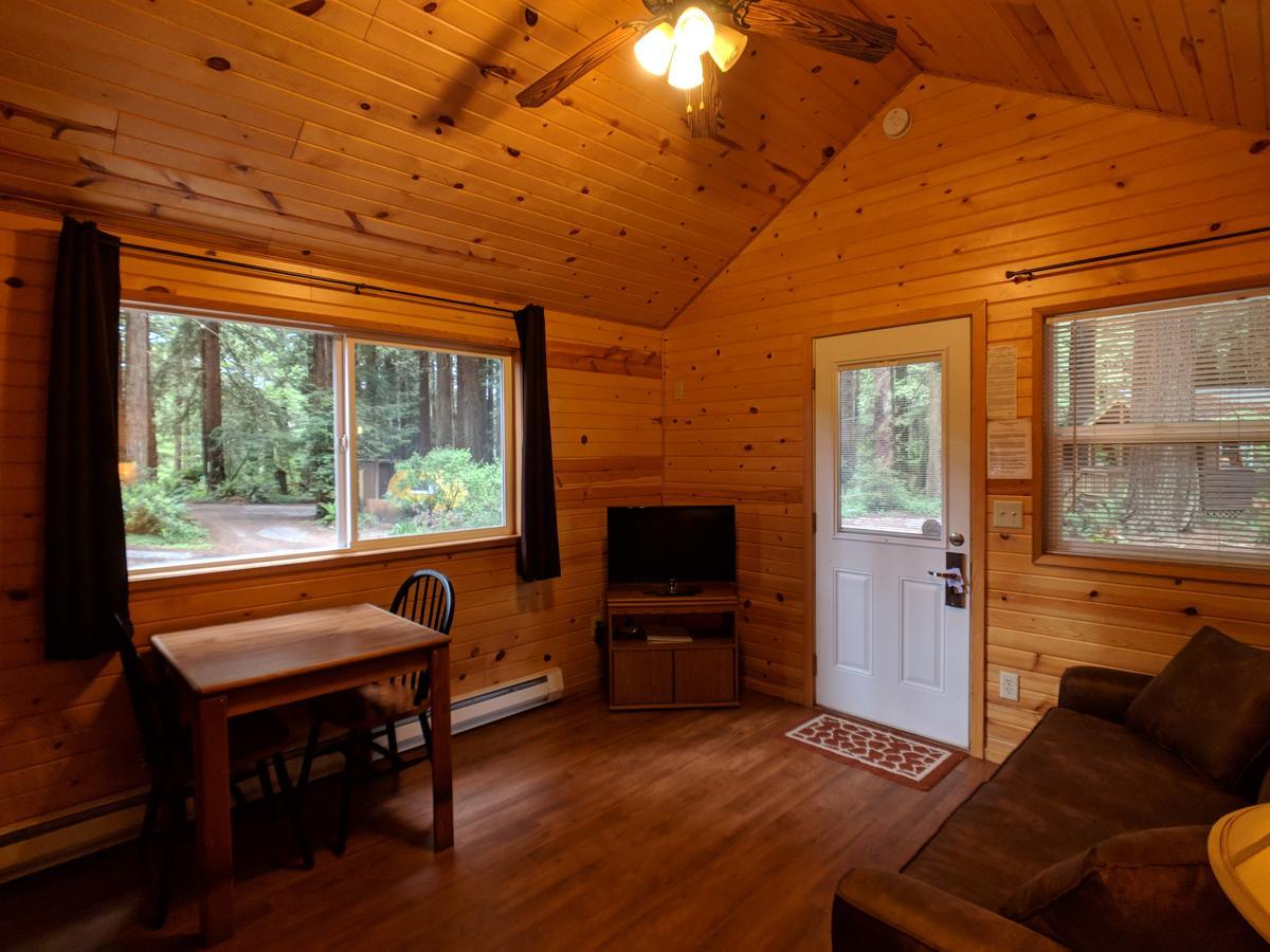 Emerald Forest Cabins Тринидад Экстерьер фото