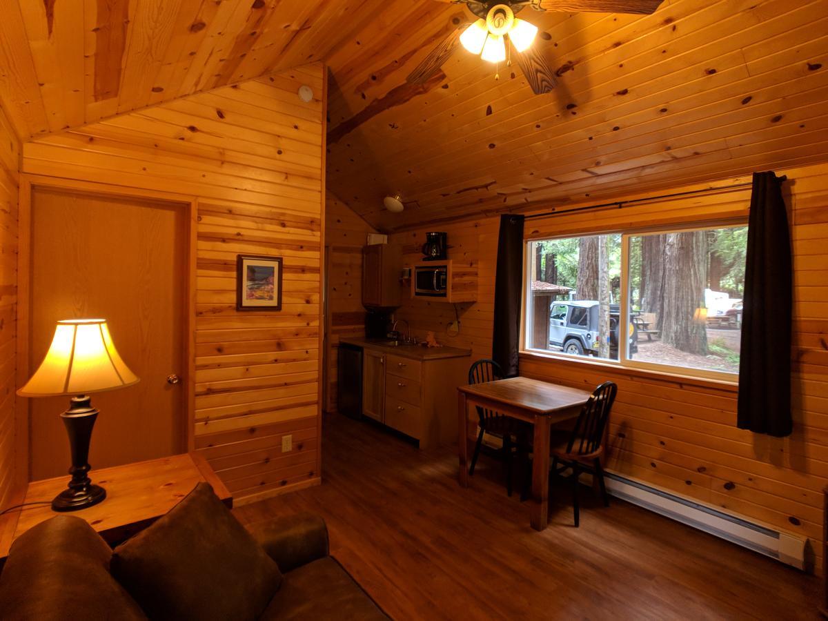 Emerald Forest Cabins Тринидад Экстерьер фото